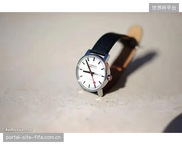 厂商是选择让老款手表通过软件升级获得伪影过滤优化，还是以此为由强制用户进行硬件迭代？